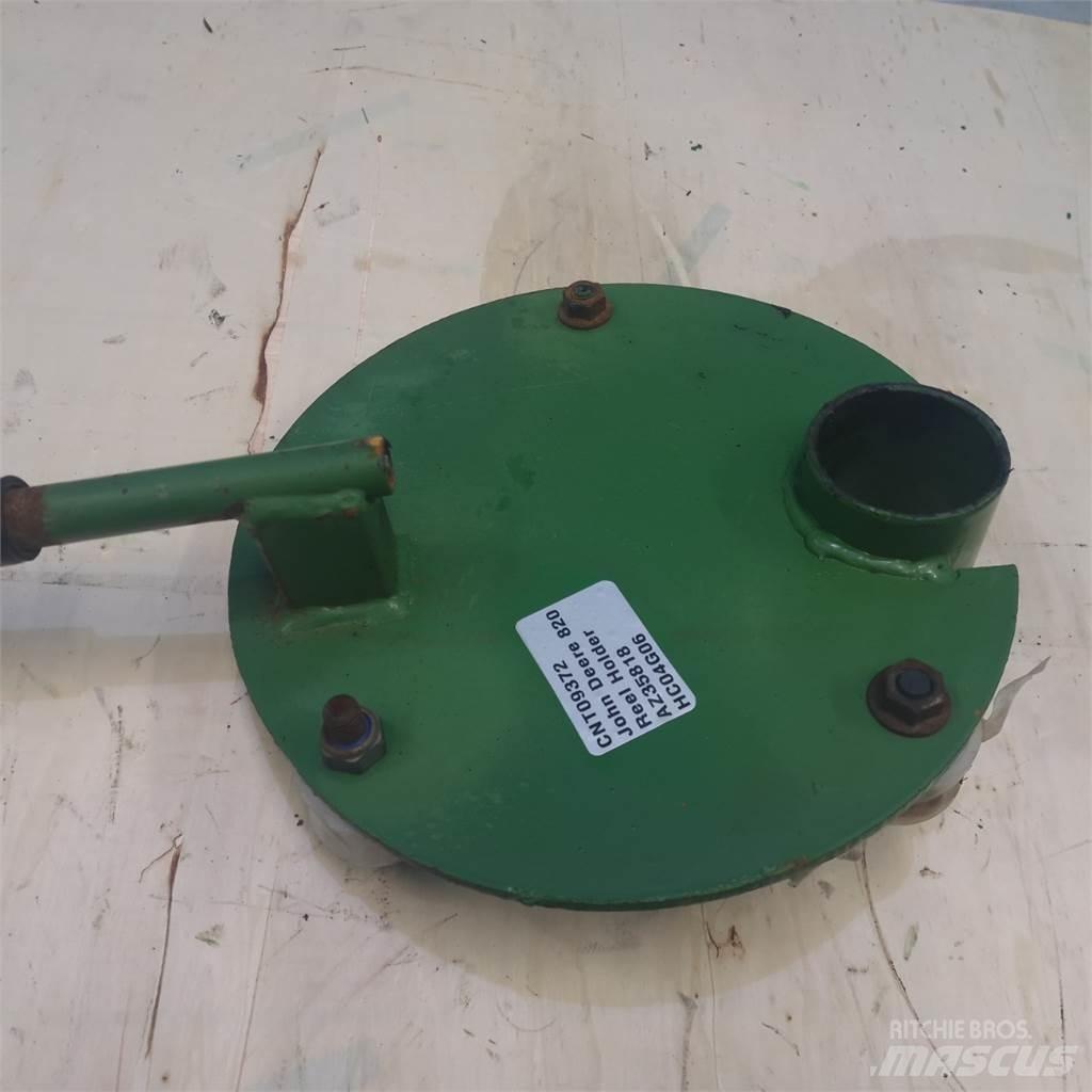 John Deere 820 Combine Attachments