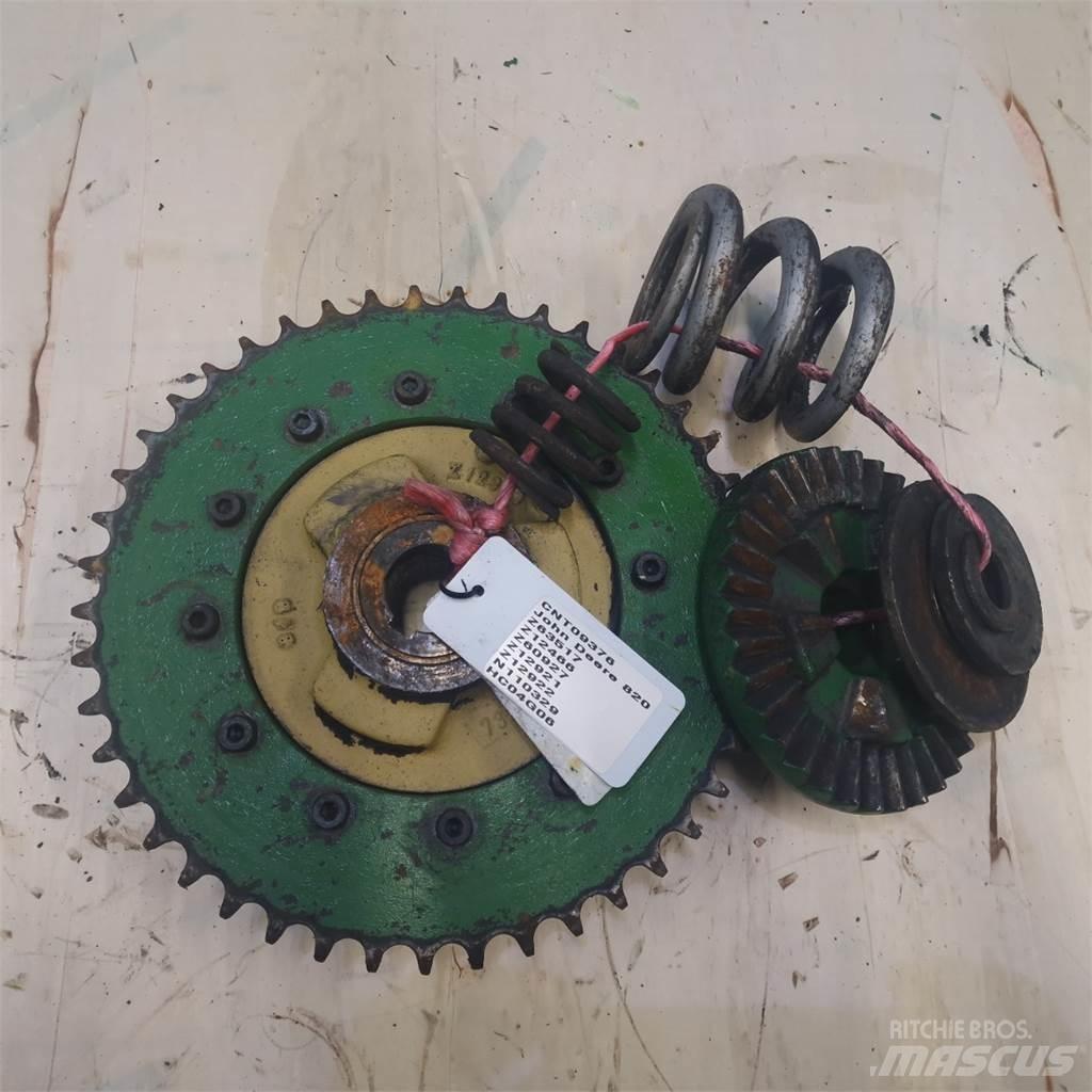 John Deere 820 Combine Attachments