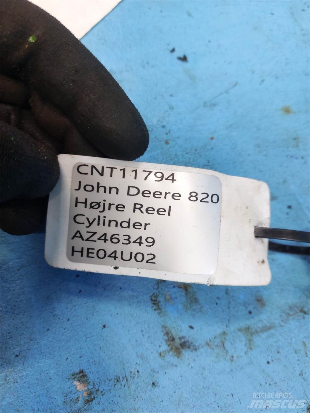 John Deere 820 Combine Attachments