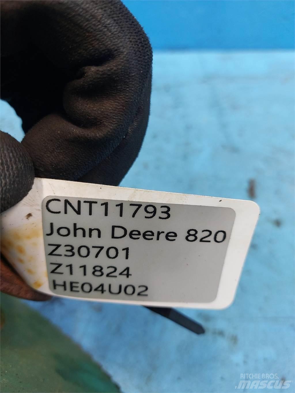 John Deere 820 Combine Attachments