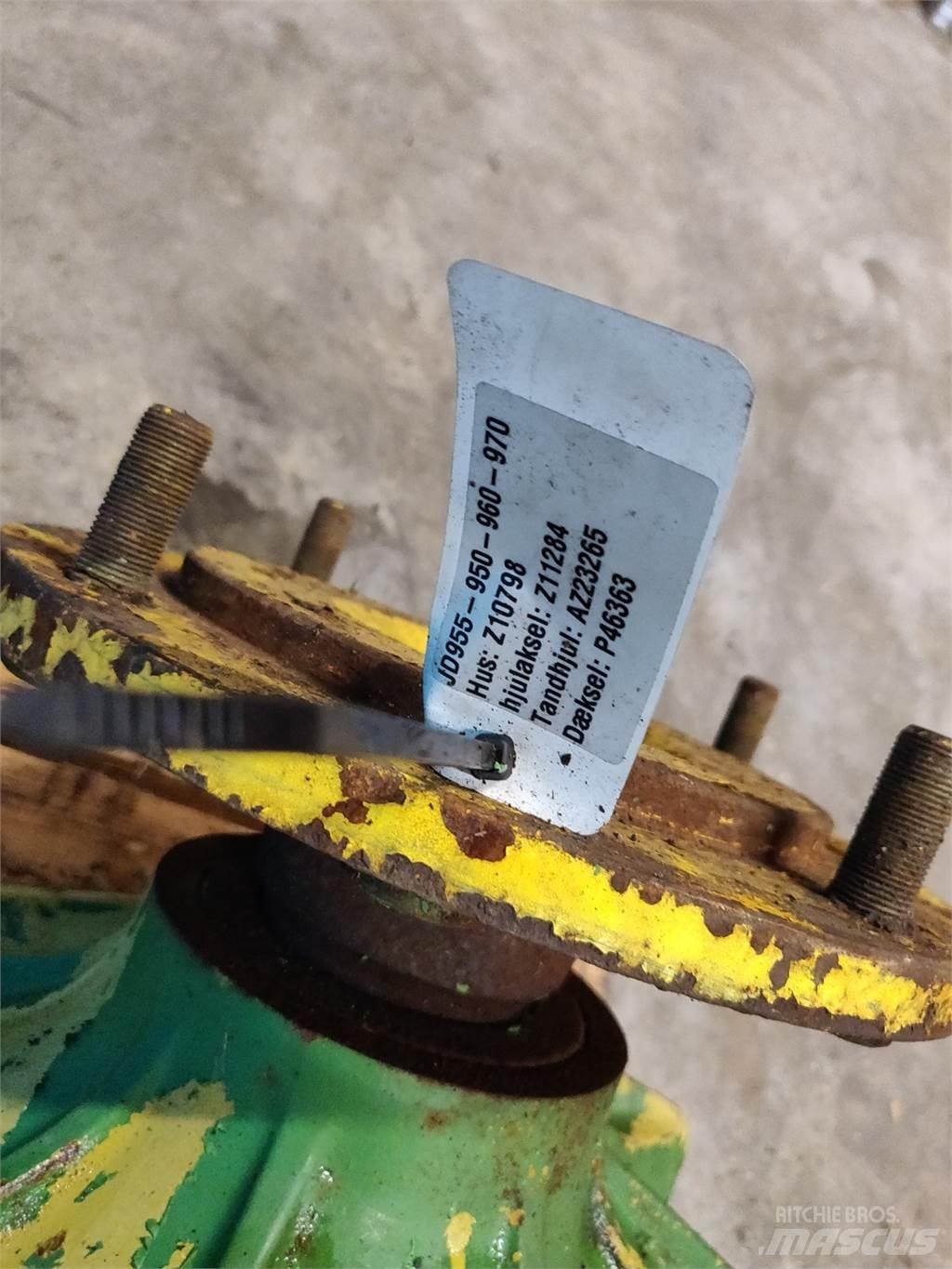 John Deere 950 Combine Attachments