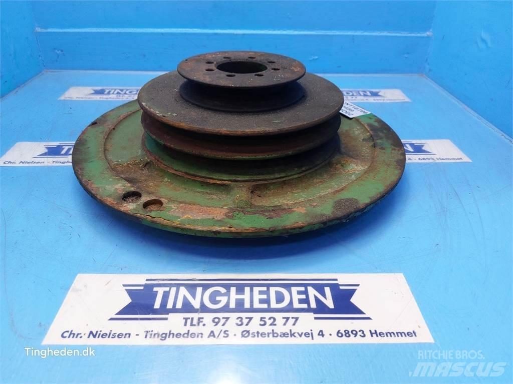 John Deere 952 Farm Equipment - Others