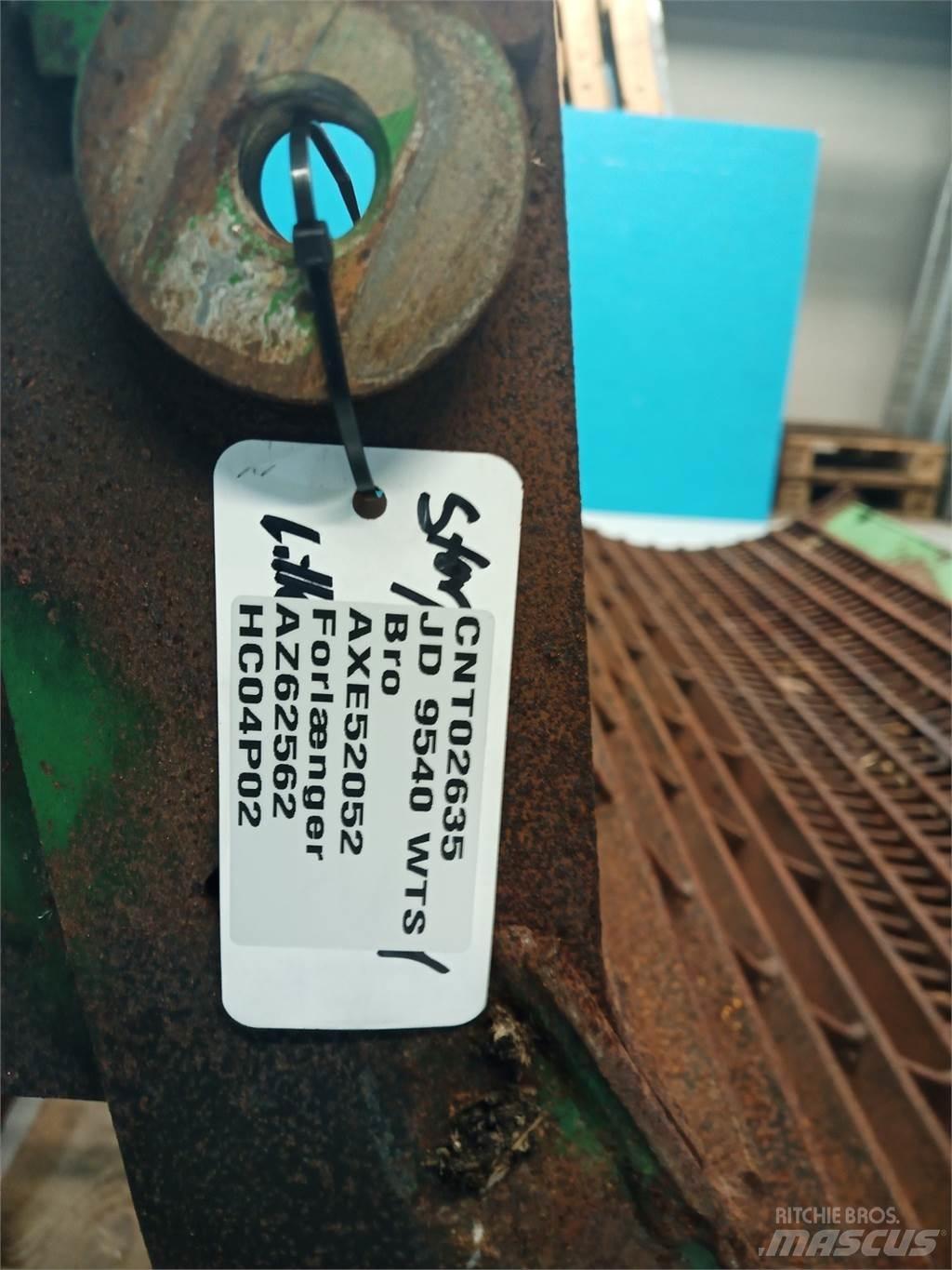 John Deere 9540 Combine Attachments