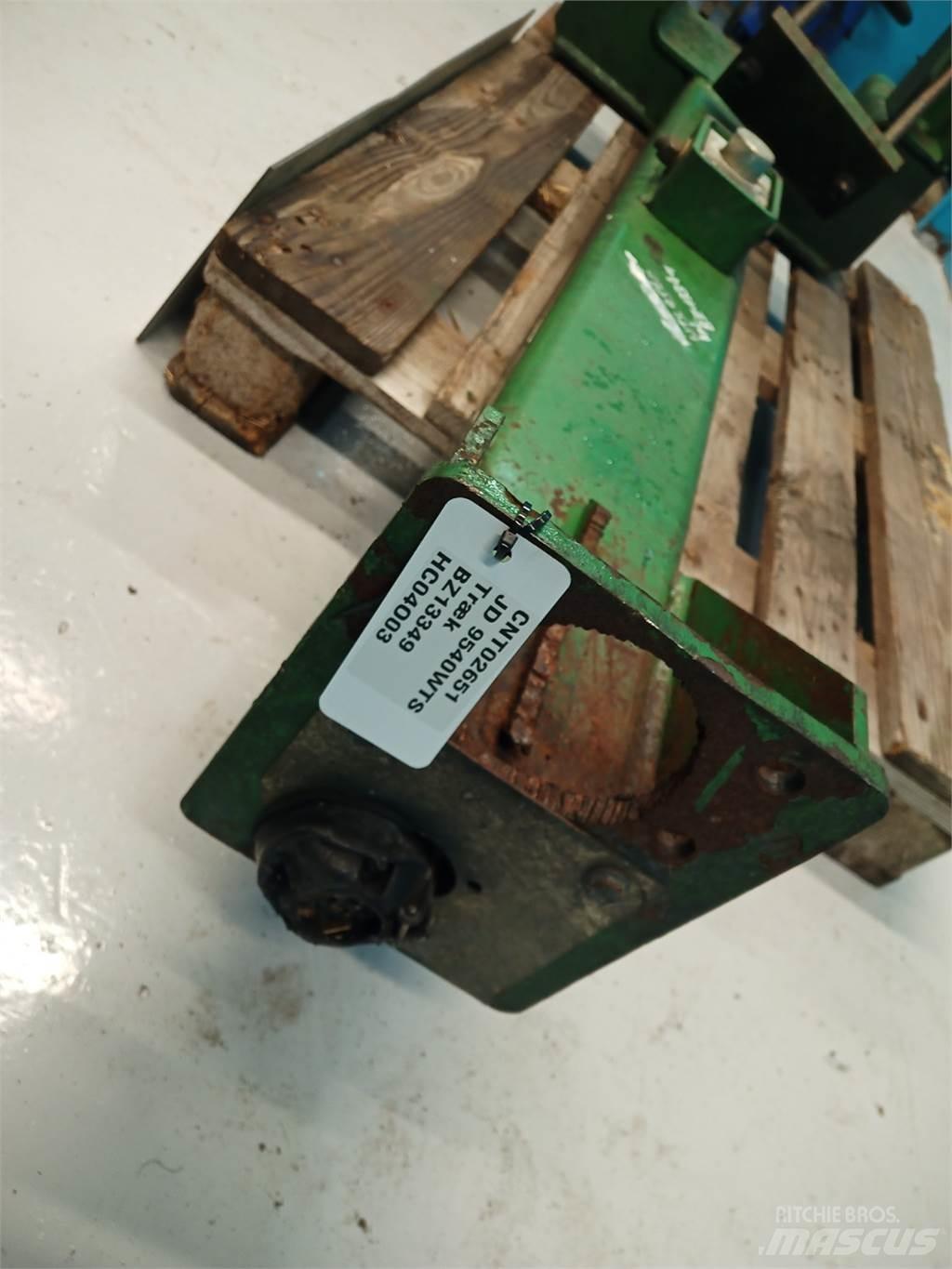 John Deere 9540 Combine Attachments