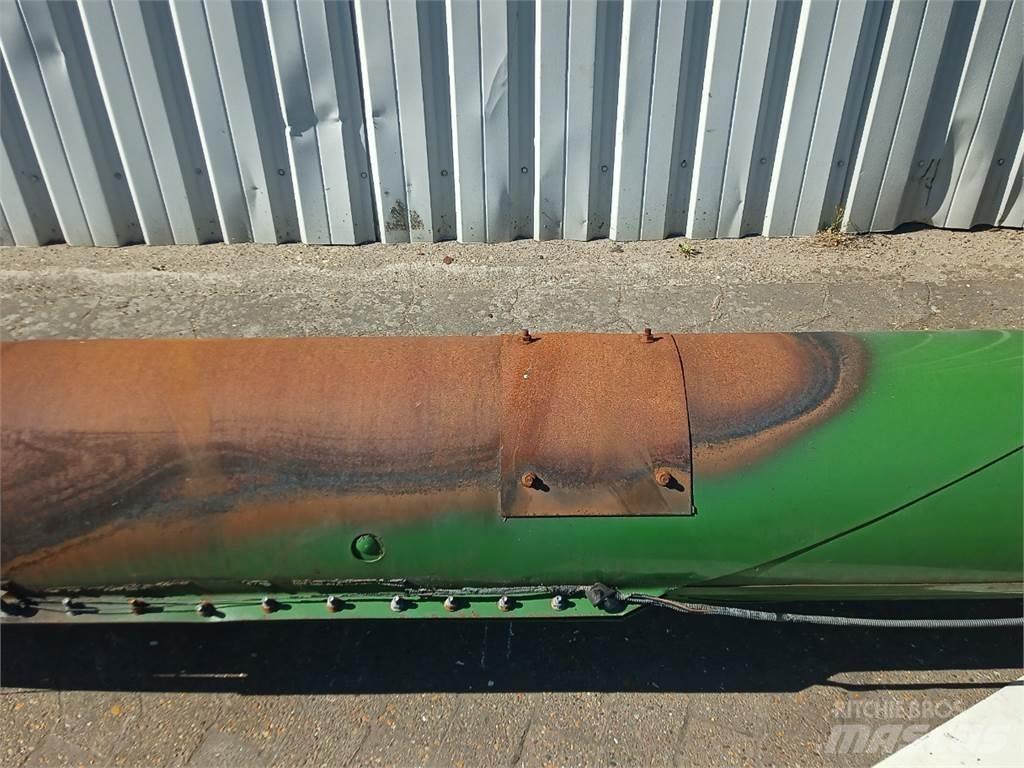 John Deere 9540 Combine Attachments