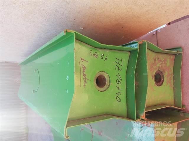 John Deere 955 Combine Attachments