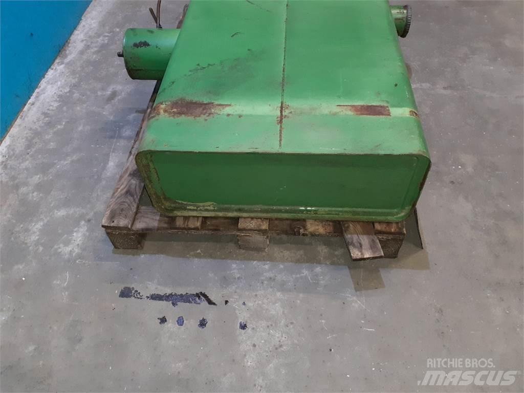 John Deere 955 Combine Attachments