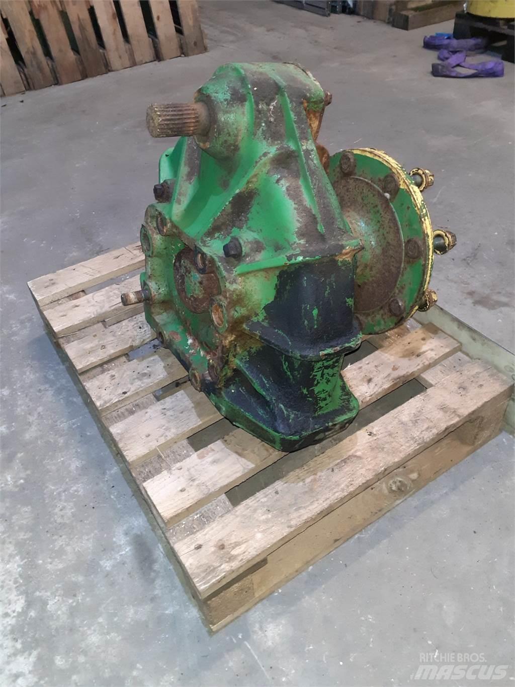 John Deere 955 Combine Attachments