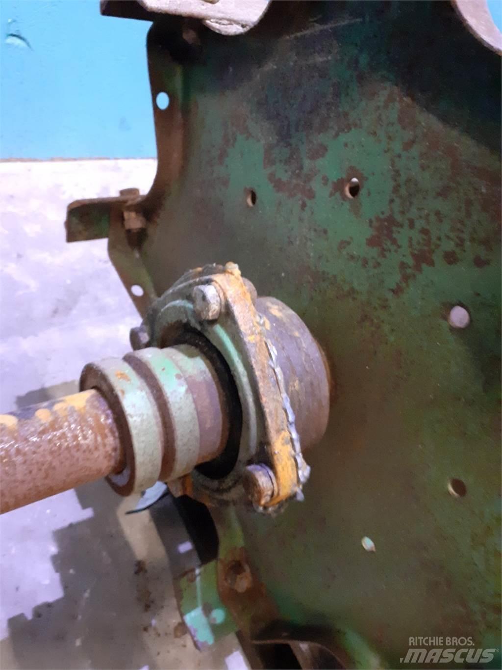 John Deere 955 Combine Attachments