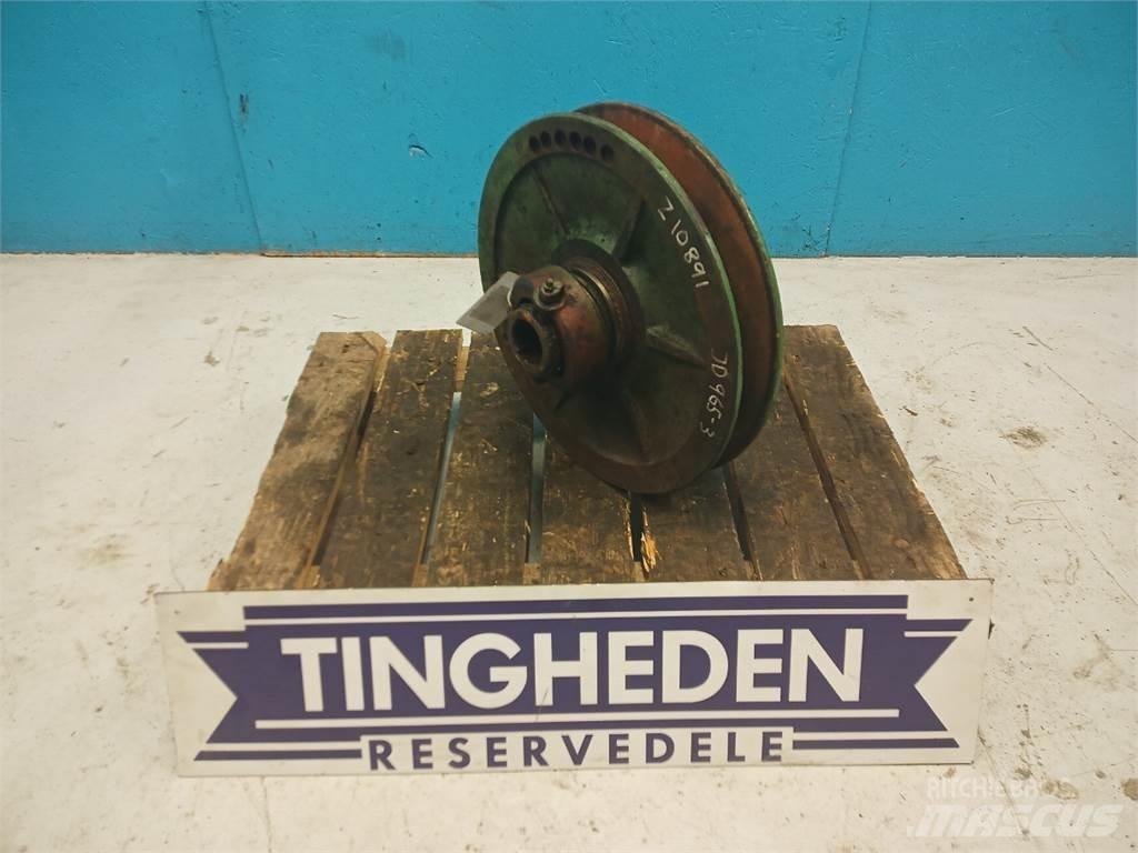 John Deere 965 Farm Equipment - Others