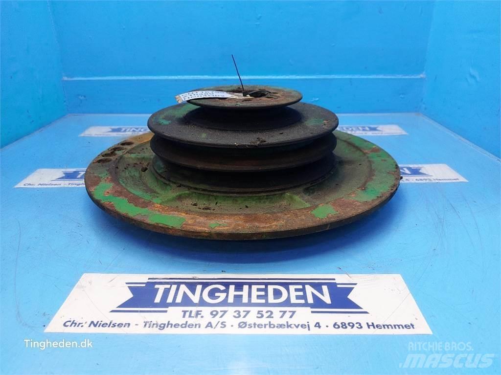 John Deere 970 Farm Equipment - Others