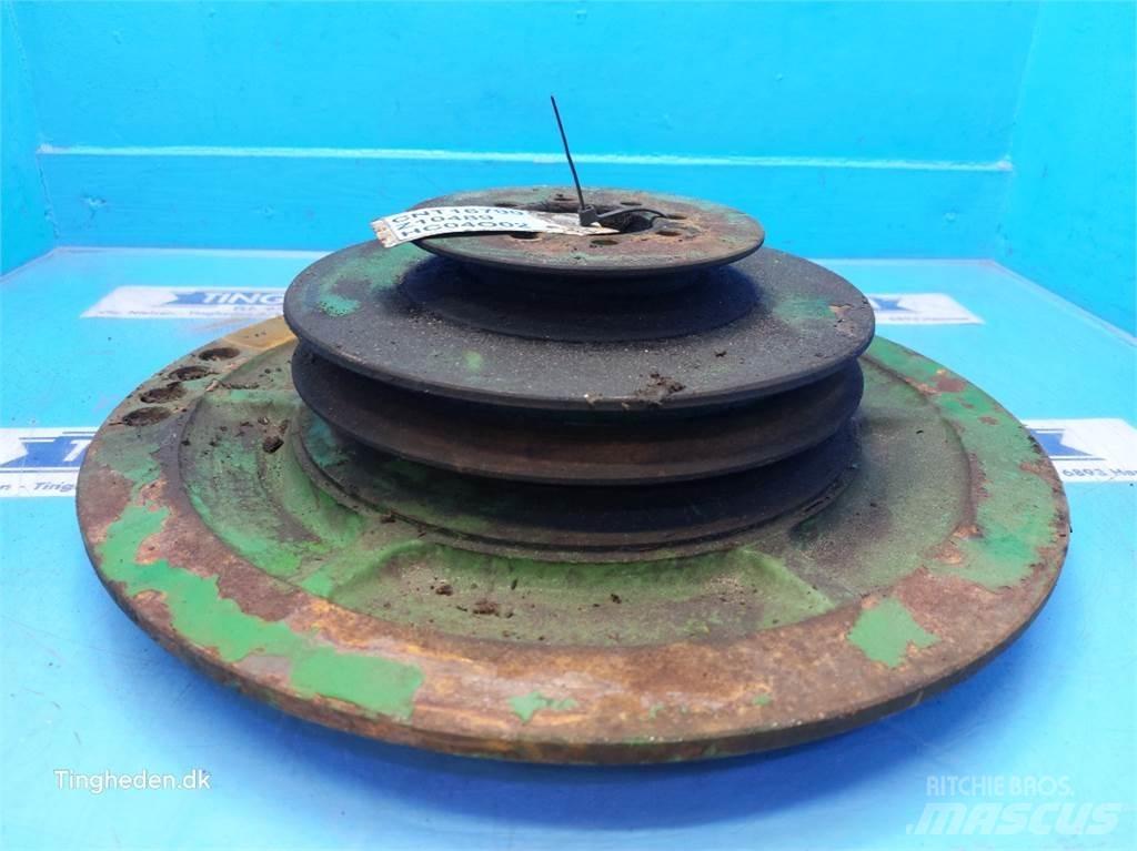 John Deere 970 Farm Equipment - Others