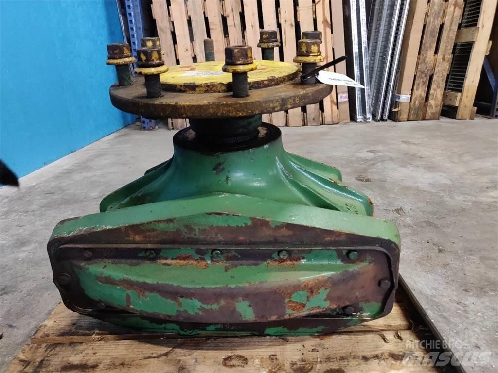 John Deere 975 Combine Attachments