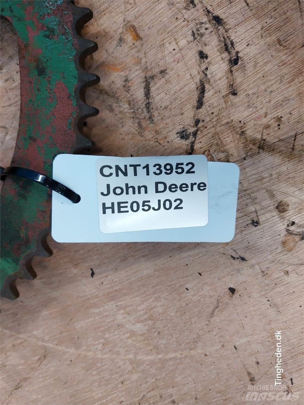 John Deere 975 Combine Attachments