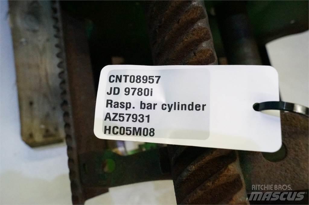 John Deere 9780 Combine Attachments