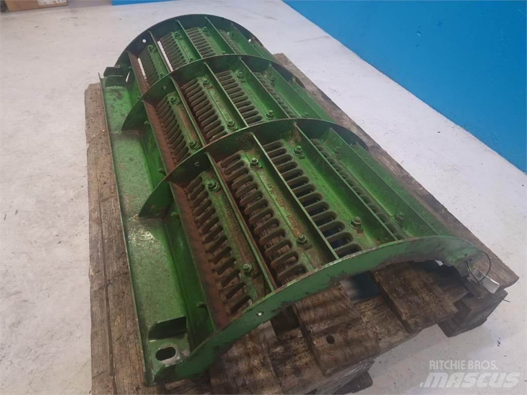 John Deere 9780 Combine Attachments