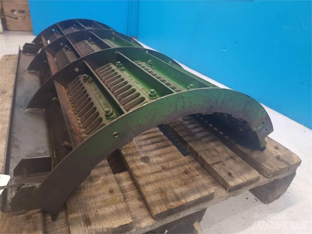 John Deere 9780 Combine Attachments