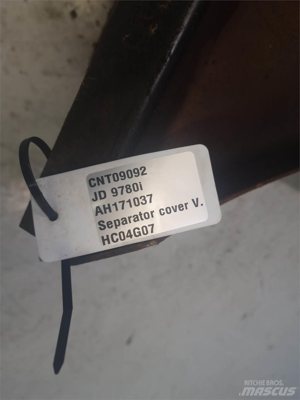 John Deere 9780 Combine Attachments