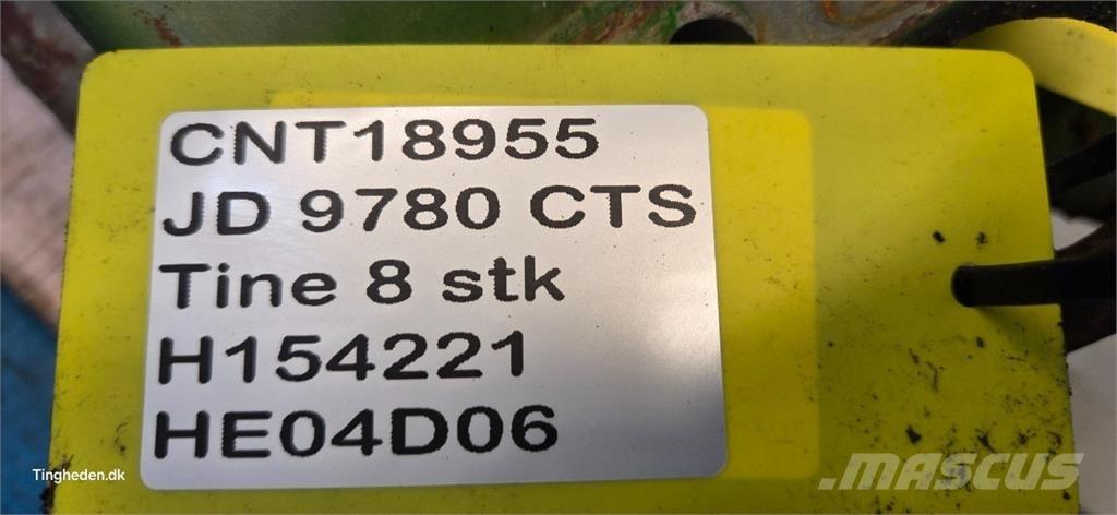 John Deere 9780 Combine Attachments