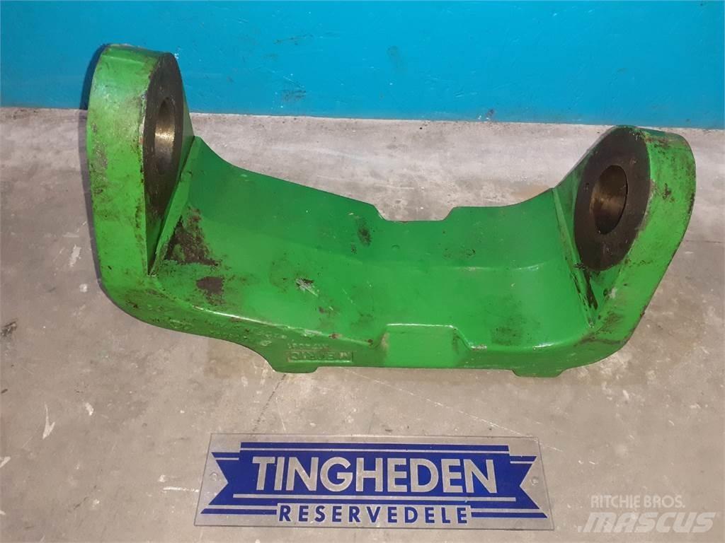 John Deere S670 Combine Attachments