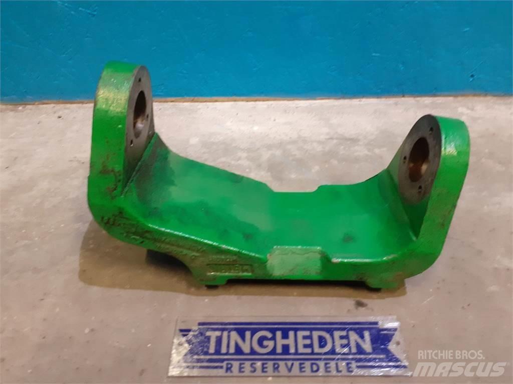 John Deere S670 Combine Attachments