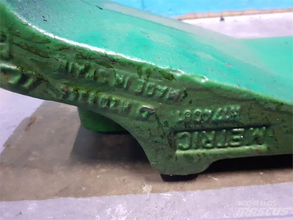 John Deere S670 Combine Attachments