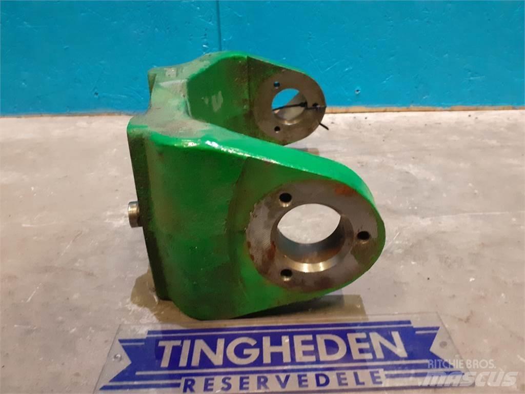 John Deere S670 Combine Attachments