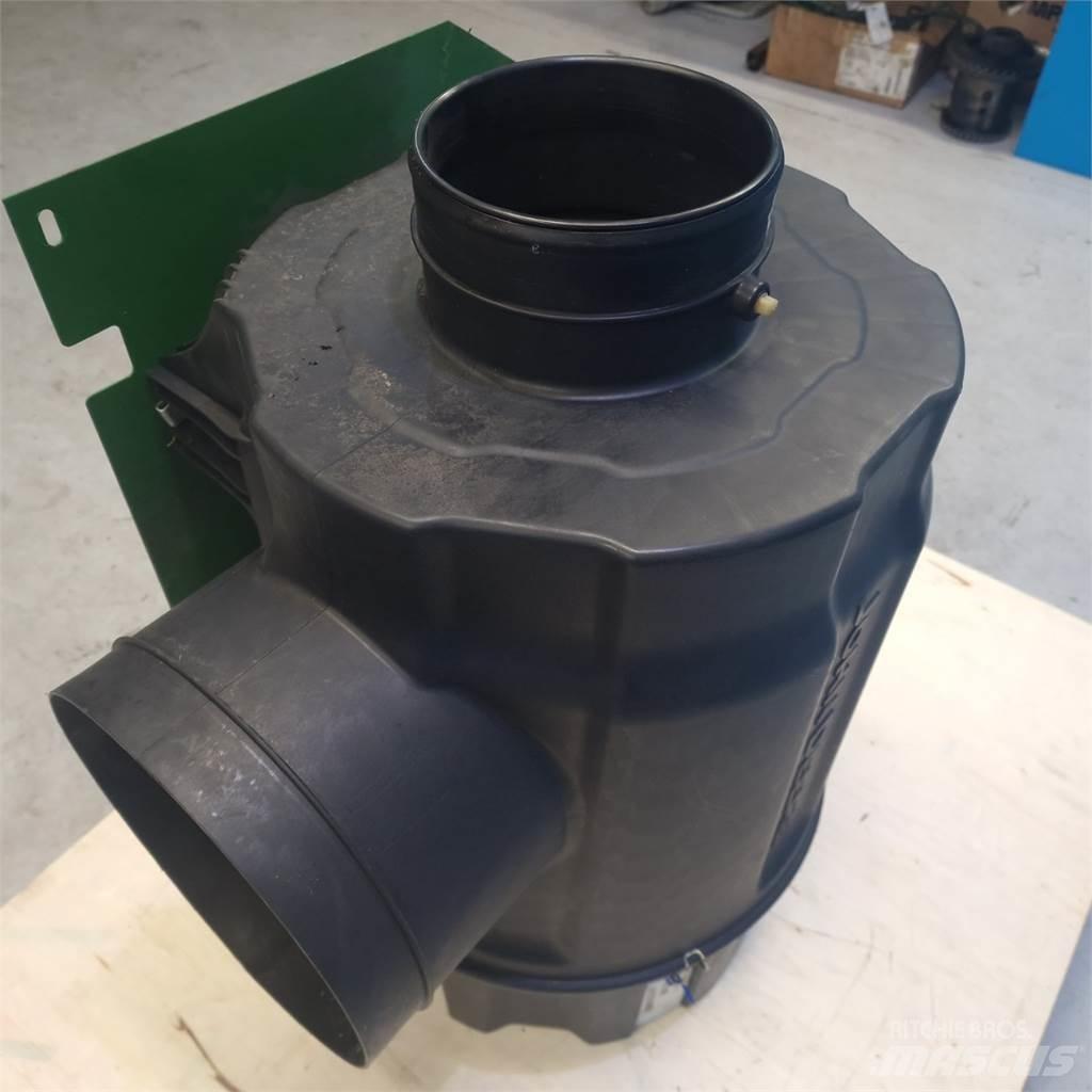 John Deere S670 Engines