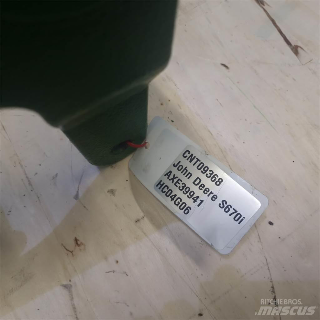 John Deere S670 Farm Equipment - Others