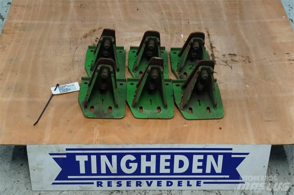 John Deere S670 Combine Attachments