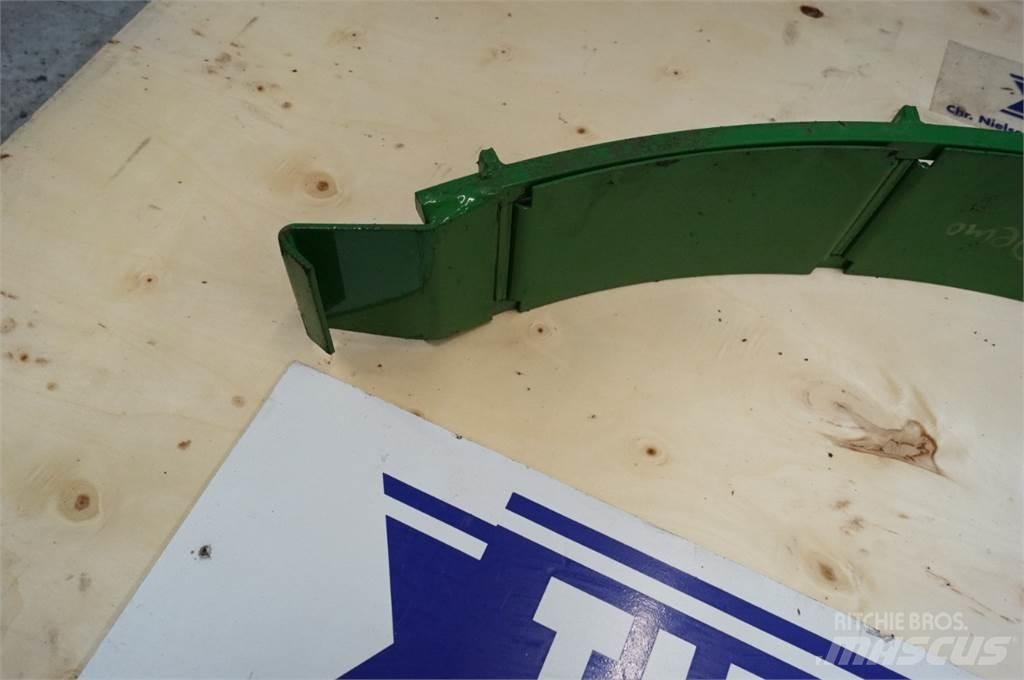 John Deere S690 Combine Attachments