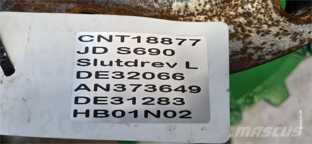 John Deere S690 Combine Attachments