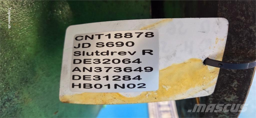 John Deere S690 Combine Attachments