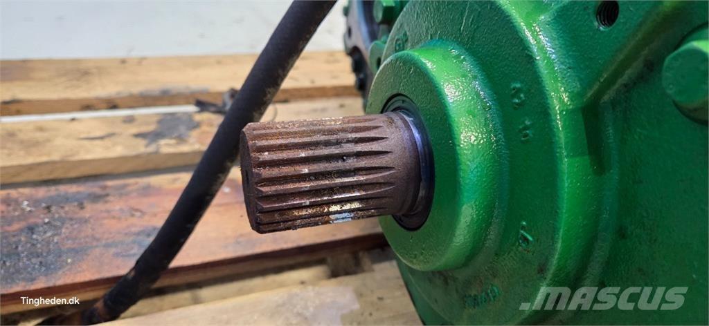 John Deere S690 Transmission