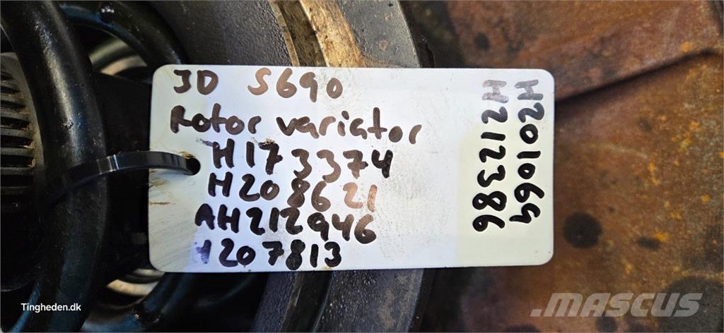 John Deere S690 Farm Equipment - Others