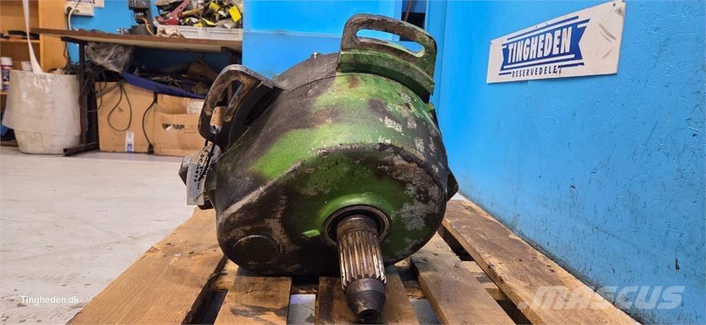 John Deere S690 Transmission