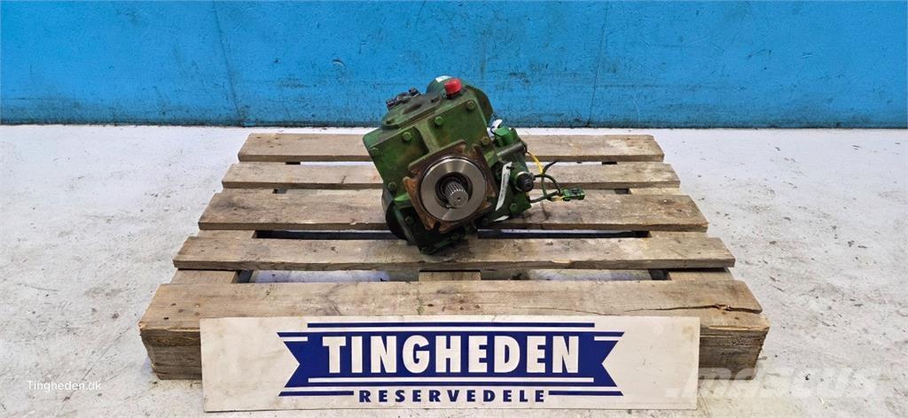 John Deere T660 Hydraulics