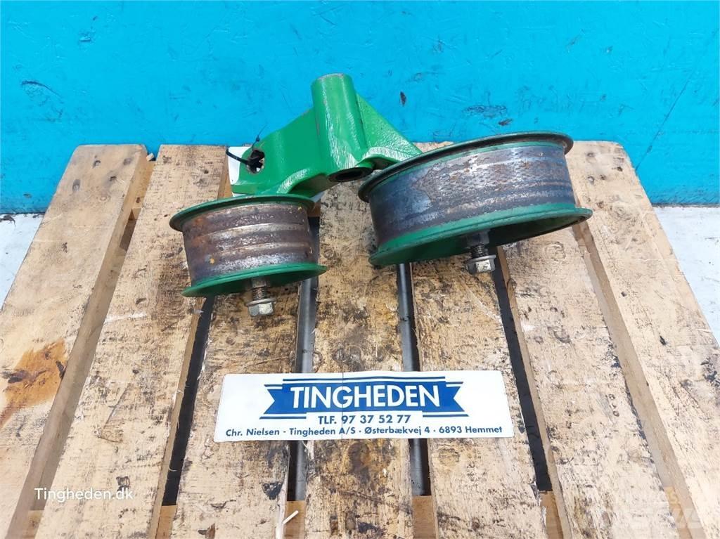 John Deere T660i Farm Equipment - Others