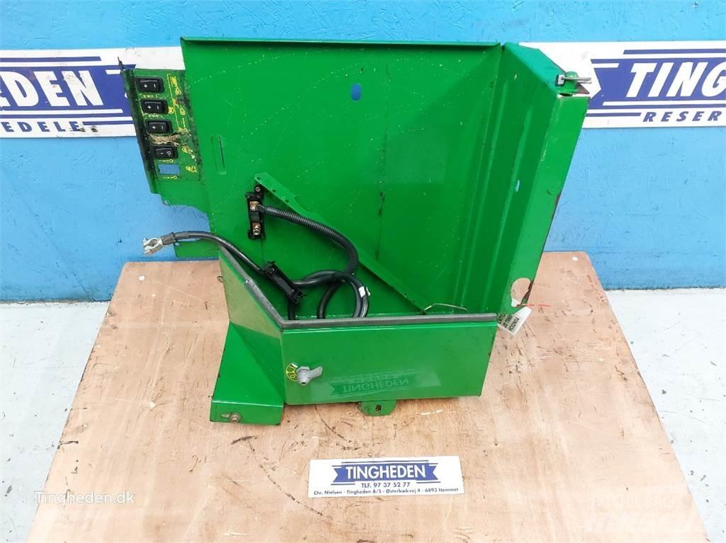 John Deere T660i Farm Equipment - Others