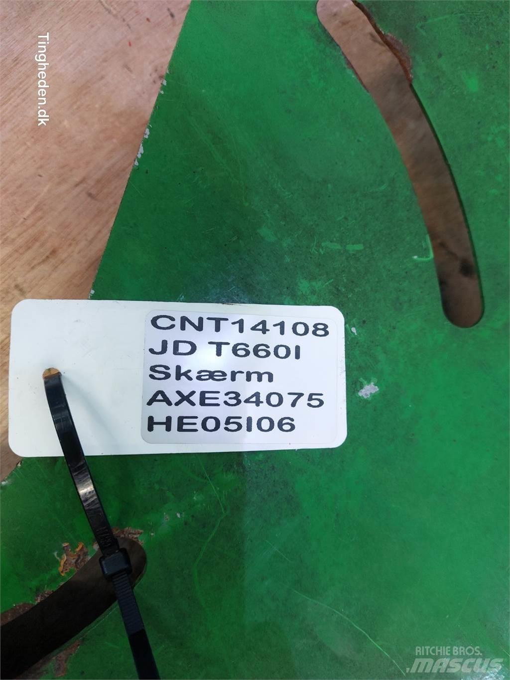 John Deere T660I Combine Attachments