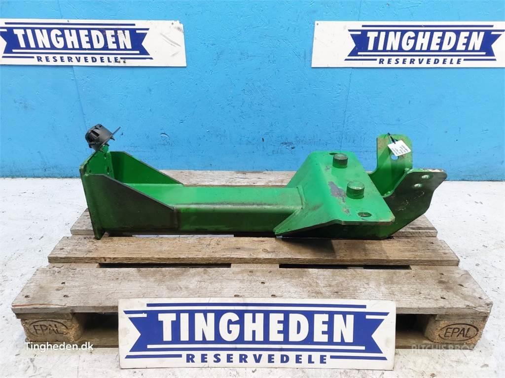 John Deere T660I Combine Attachments