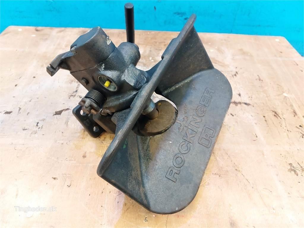 John Deere T660I Combine Attachments
