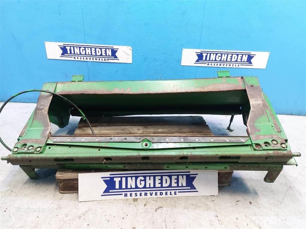 John Deere T660I Combine Attachments