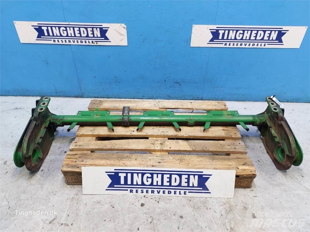 John Deere T660I Combine Attachments