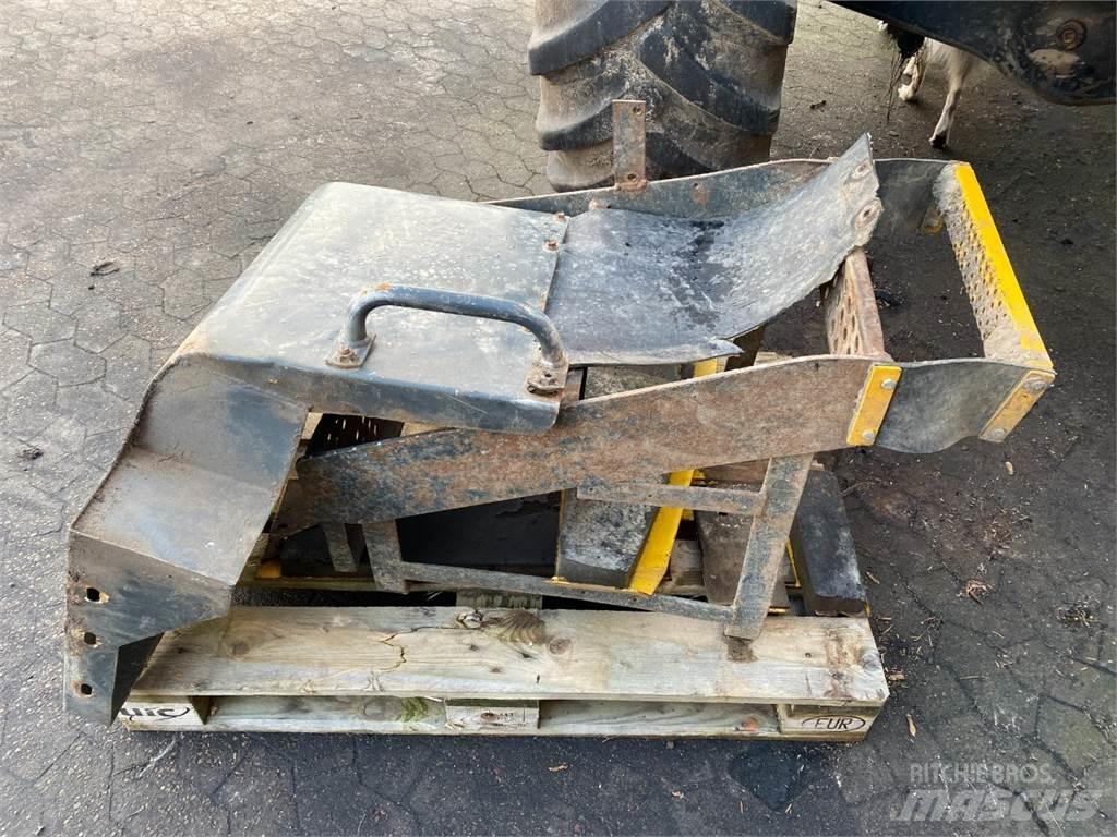 Komatsu WA270 Wheel Loaders
