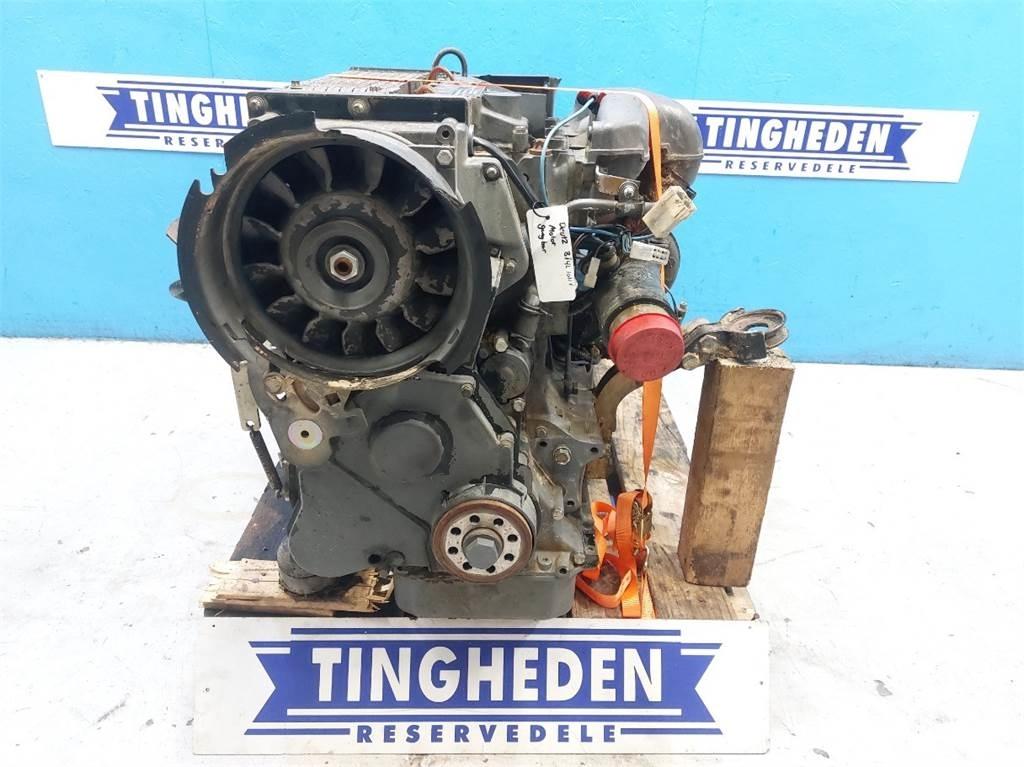 Kramer 521 Engines