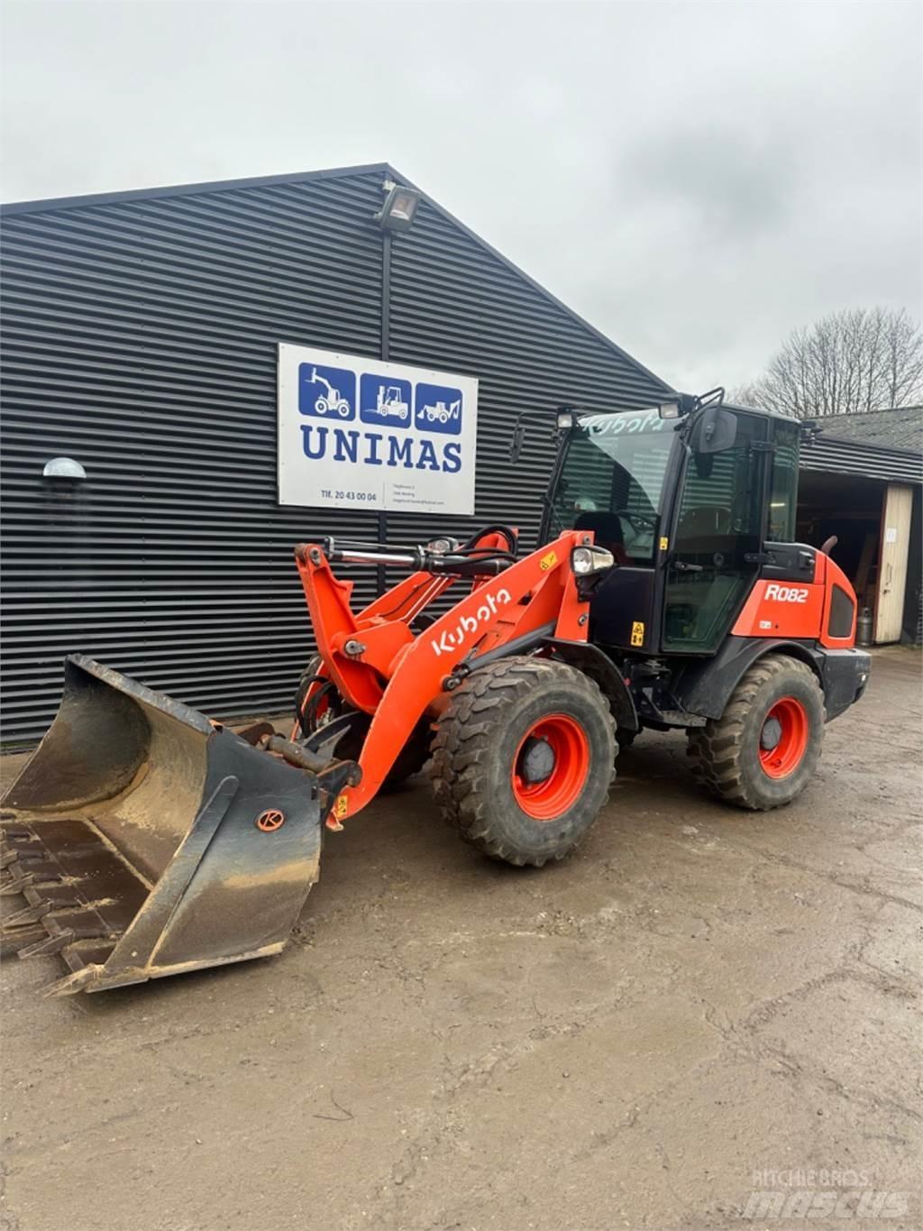 Kubota R082 Wheel Loaders