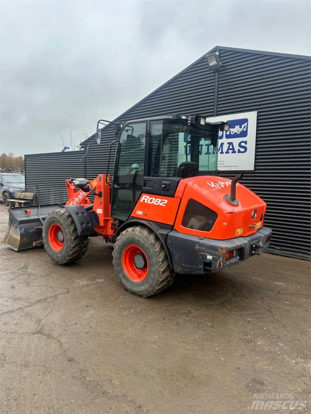 Kubota R082 Wheel Loaders