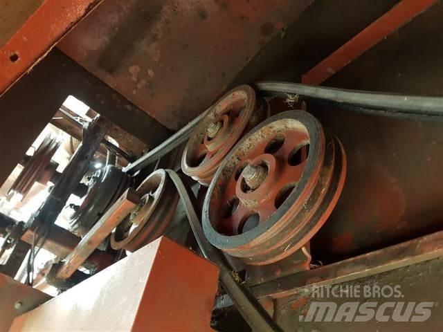 Laverda 3650 Combine Attachments