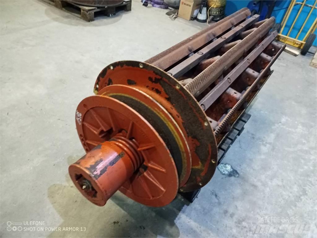 Laverda 3650 Combine Attachments